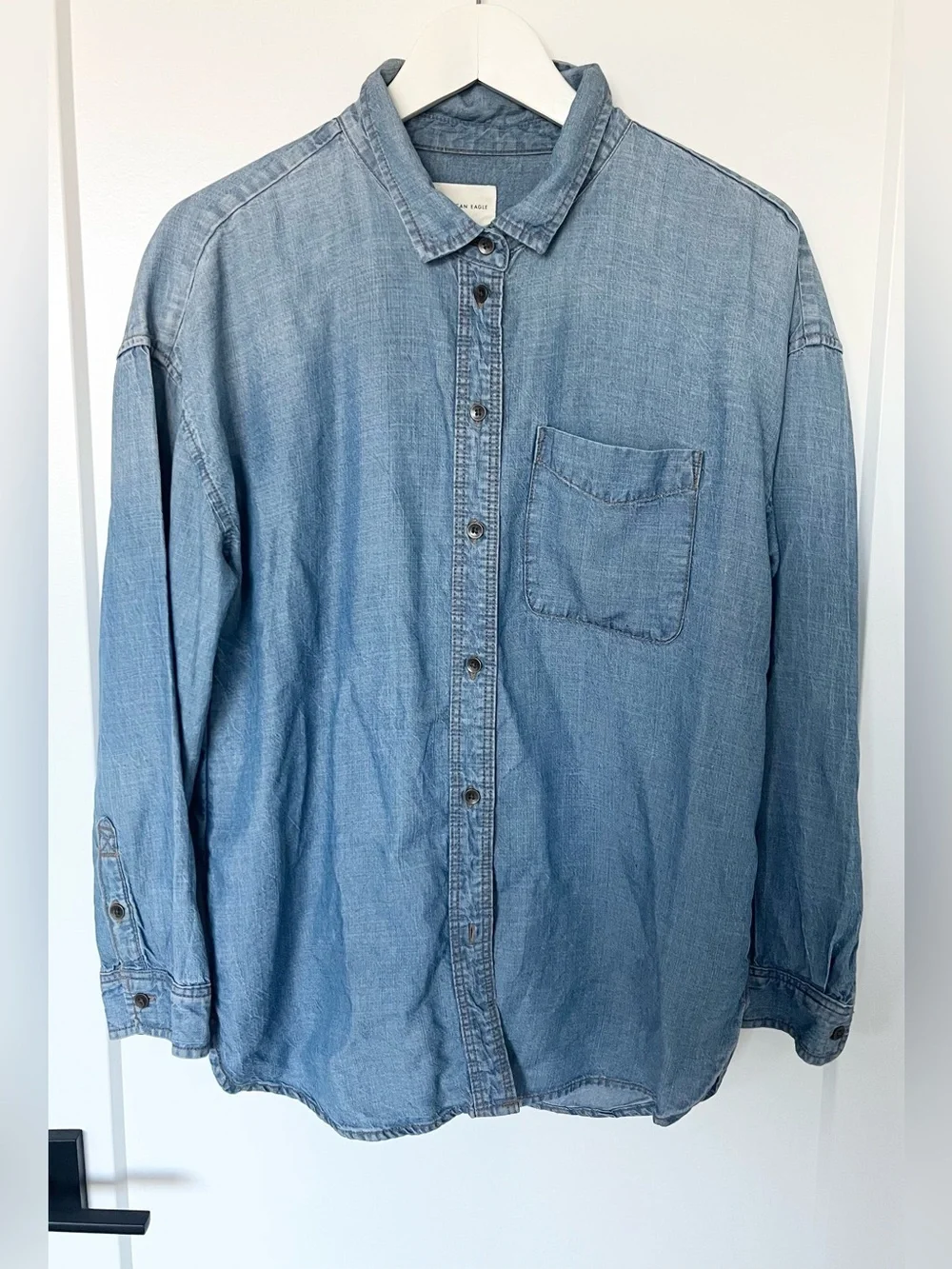 American Eagle Oversized Fit Button Up Chambray Denim Shirt Long Sleeve Women S